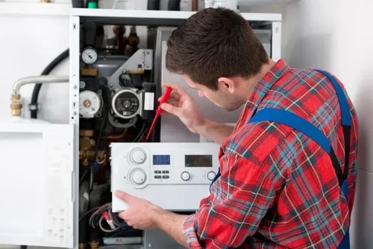 franklin-plumber-repairing-water-heater